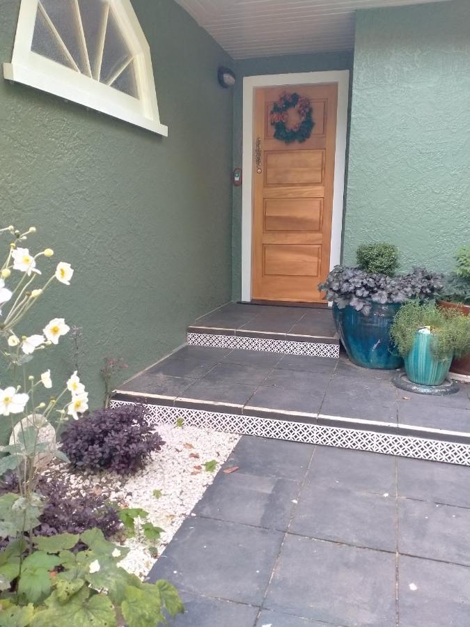 Amberly House Rotorua Panzió Kültér fotó